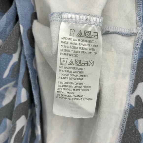 Belle Kim Gravel Pullover Top Size XL Blue Camouflage Zip Neckline Elbow Sleeve - Picture 10 of 10